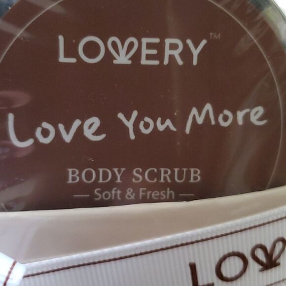 LOVERY Bath and Spa Birthday Gift Set - Picture 8 of 14